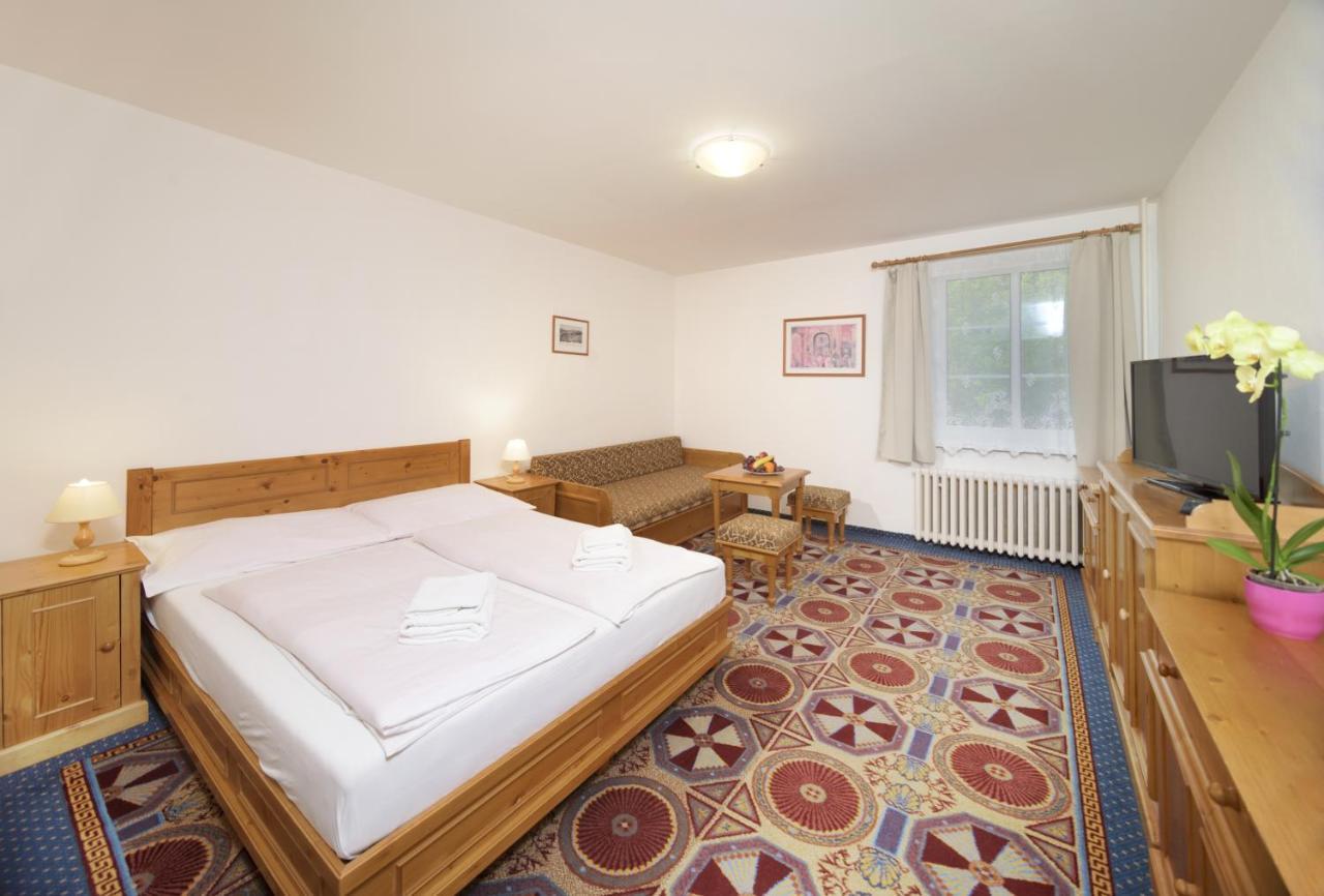 Hotel Tri Ruze Špindlerŭv Mlýn Kültér fotó